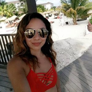 Meet your Posher, Carmen